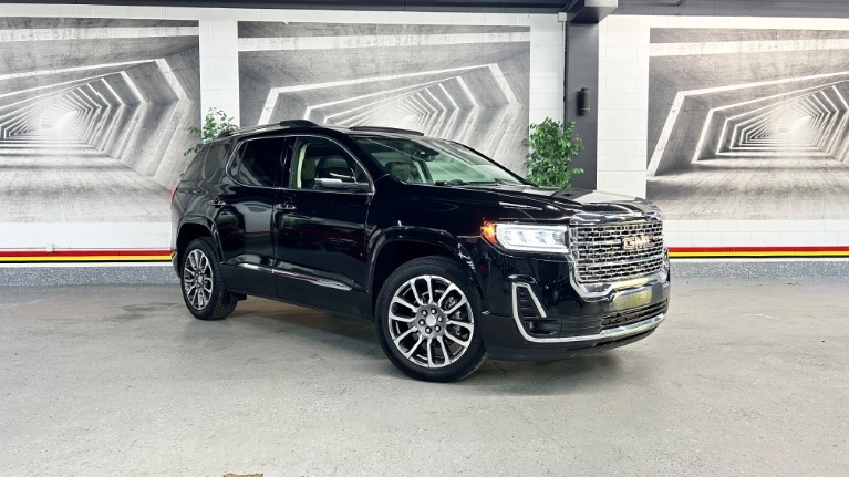 2022 GMC Acadia Denali's photo