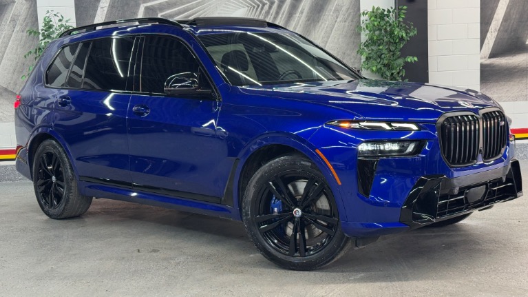2023 BMW X7 M60i's photo