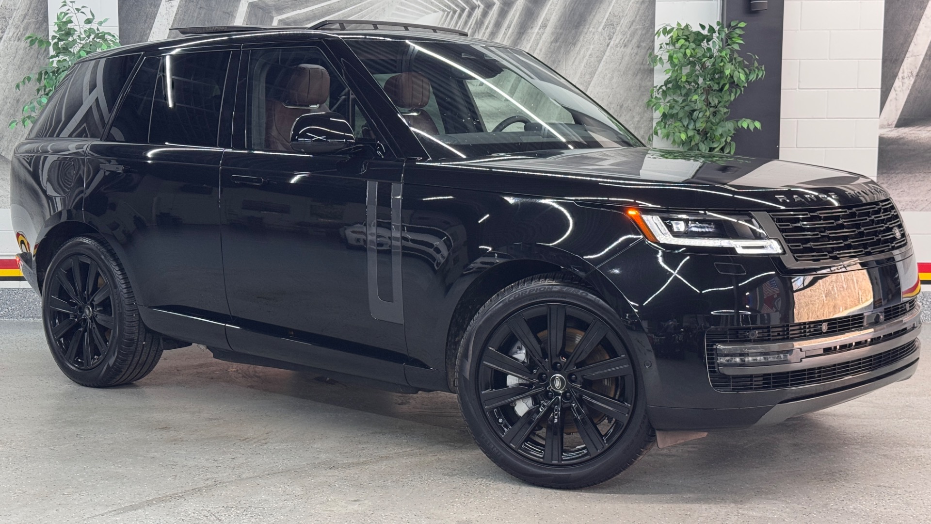 2025 Land Rover Range Rover 3.0 PHEV SE SWB's photo