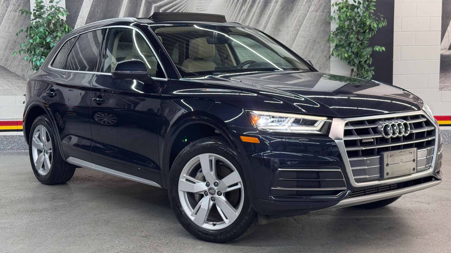 2018 Audi Q5 2.0T quattro S tronic Premium Plus's photo